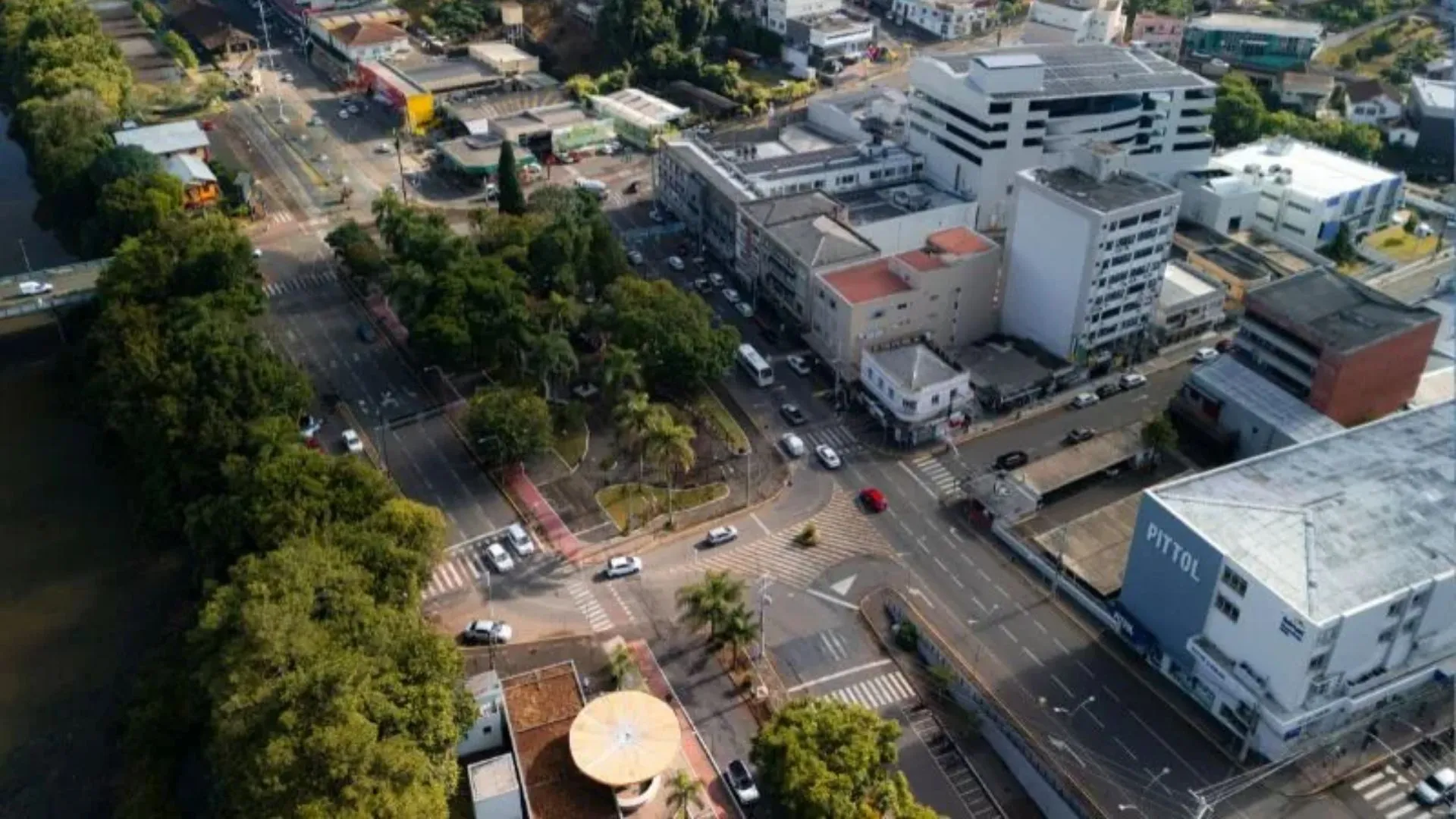 Obras no trânsito alteram tráfego em ruas do Centro de Videira