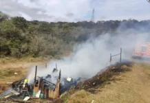 Casa é consumida pelo fogo em Santa Cecília