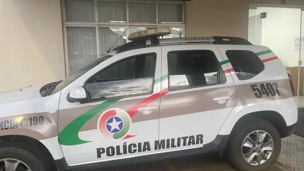 Homem é preso com caminhão de placas adulteradas em Treze Tílias
