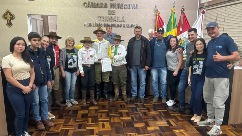 Câmara de Tangará homenageia CTG Tropeiro da Esperança