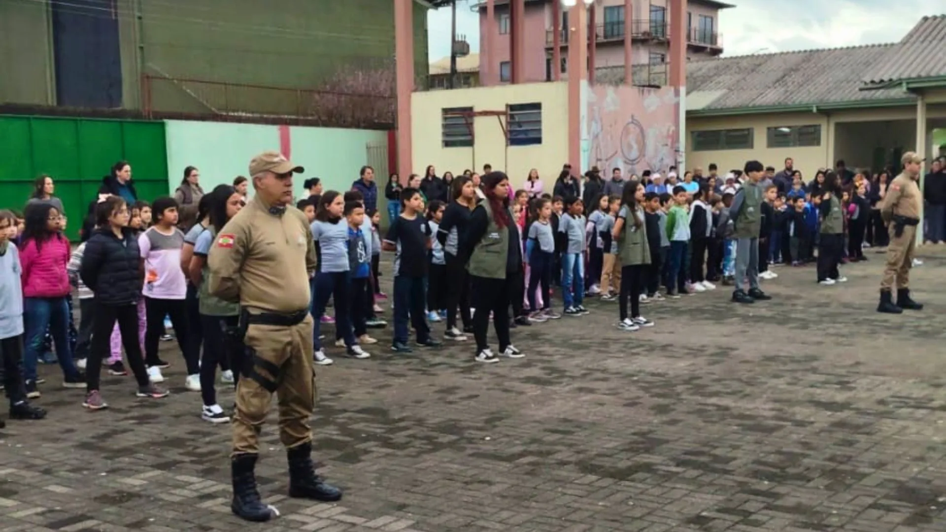 Primeira escola cívico-militar estadual é implantada oficialmente em Videira