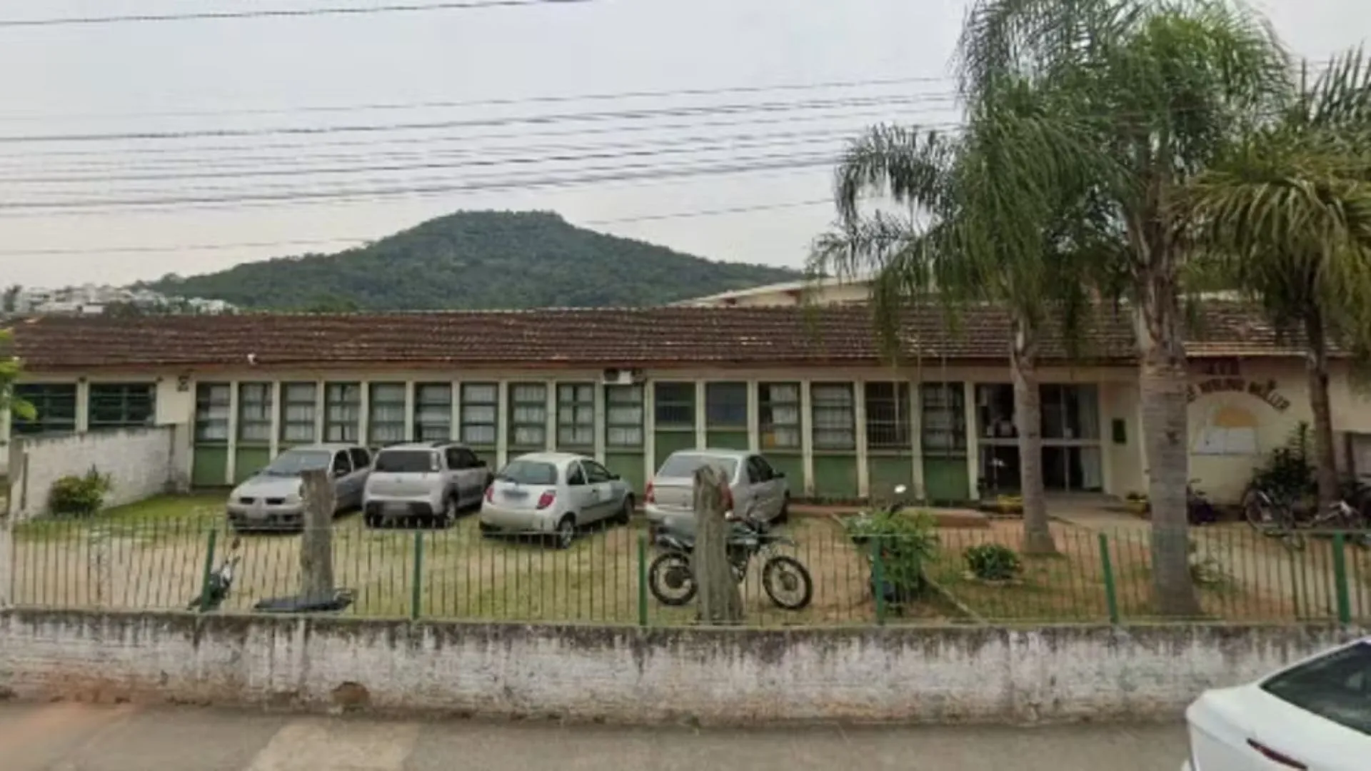 Oito alunos são intoxicados após comerem bolo trazido por colega