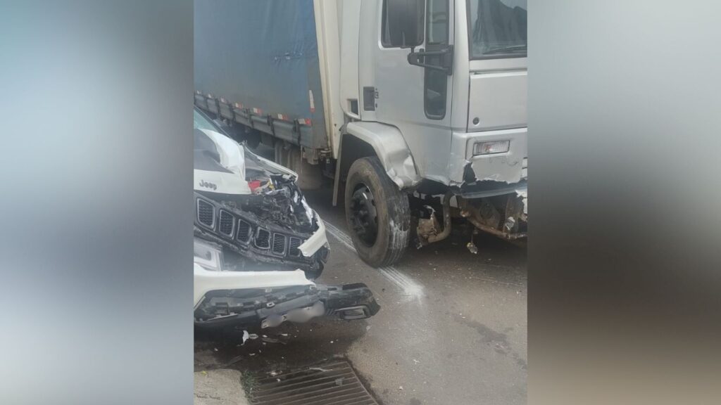 Acidente entre Jeep e caminhão é registrado nesta terça em Videira
