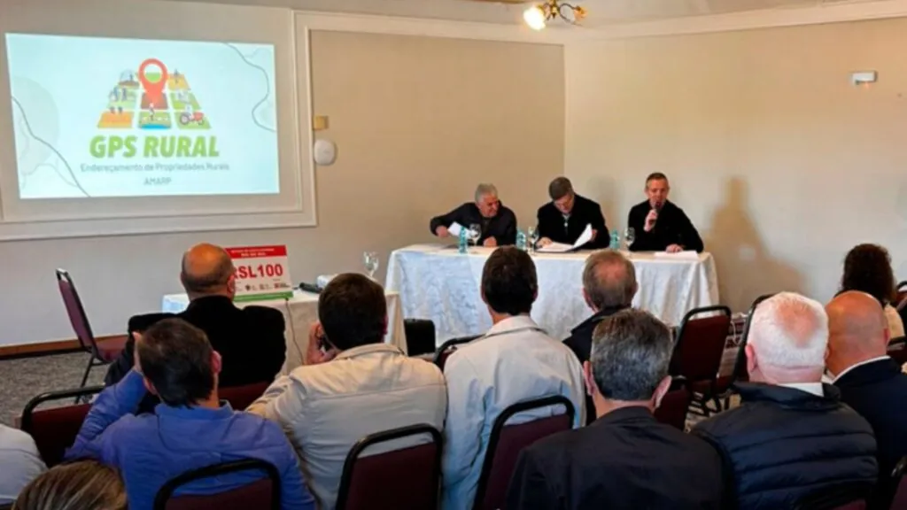 AMARP discute GPS rural, estrada boa e sistema antigranizo em Fraiburgo