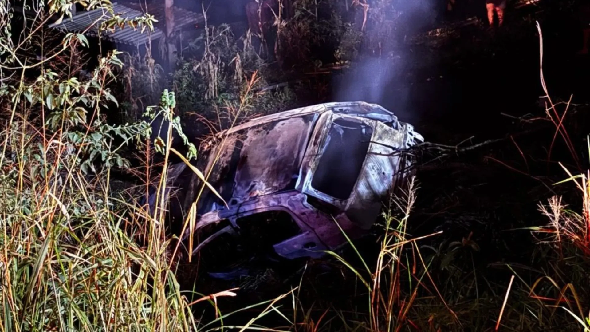 Criminosos em fuga causam acidente com morte na BR-282