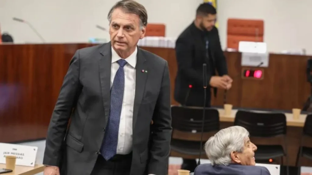 Bolsonaro recorre contra prisão domiciliar imposta pelo STF