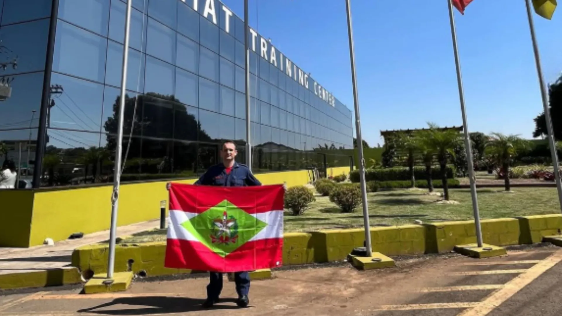 Bombeiro de Videira participa de curso internacional sobre produtos perigosos
