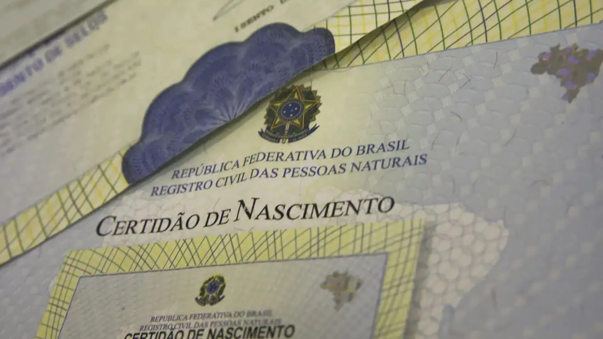 Depois de 50 anos, mulher conquista o direito de incluir o nome do pai no documento