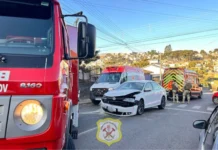 Colisão no bairro Martello deixa cinco vítimas em Caçador