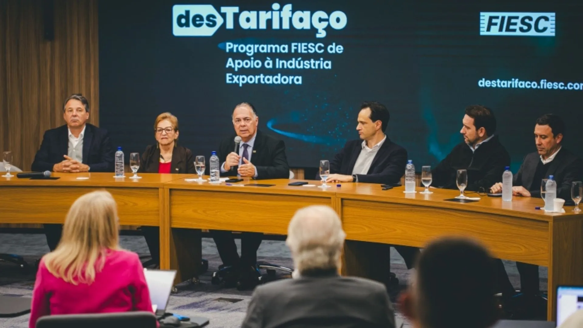 FIESC lança programa de apoio a indústrias e trabalhadores afetados pelo tarifaço
