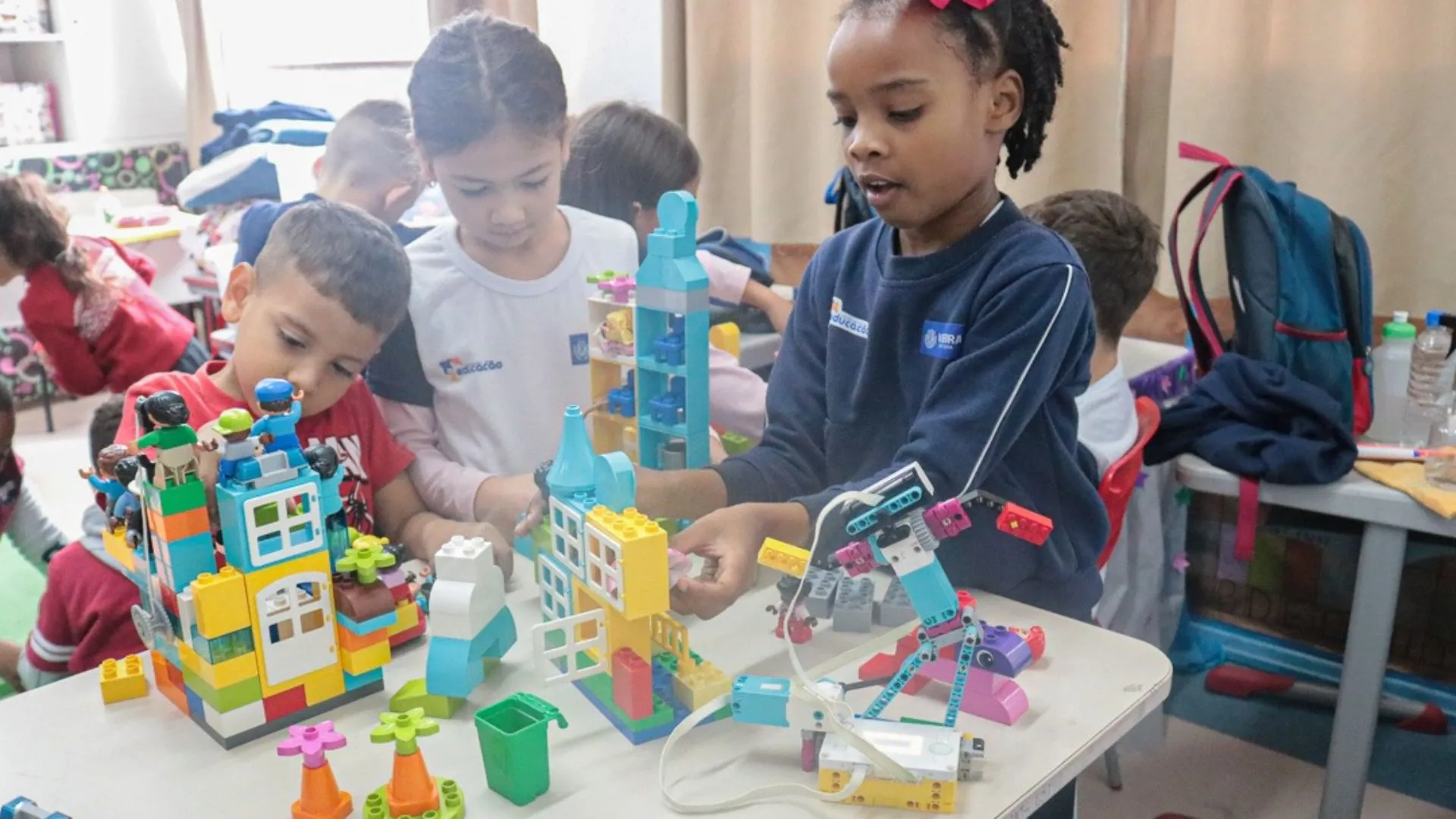 Prefeito de Videira recebe título de Prefeito Inovador 2025 por projeto de robótica nas escolas