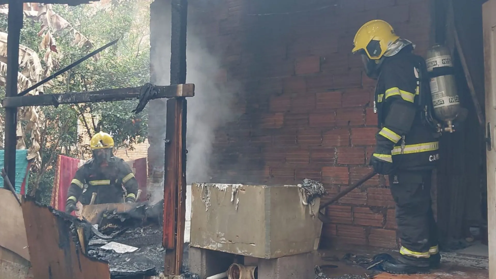 Discussão entre moradores termina em incêndio em Videira