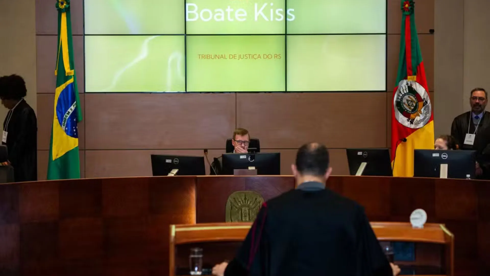 Justiça reduz penas dos quatro condenados no caso Boate Kiss