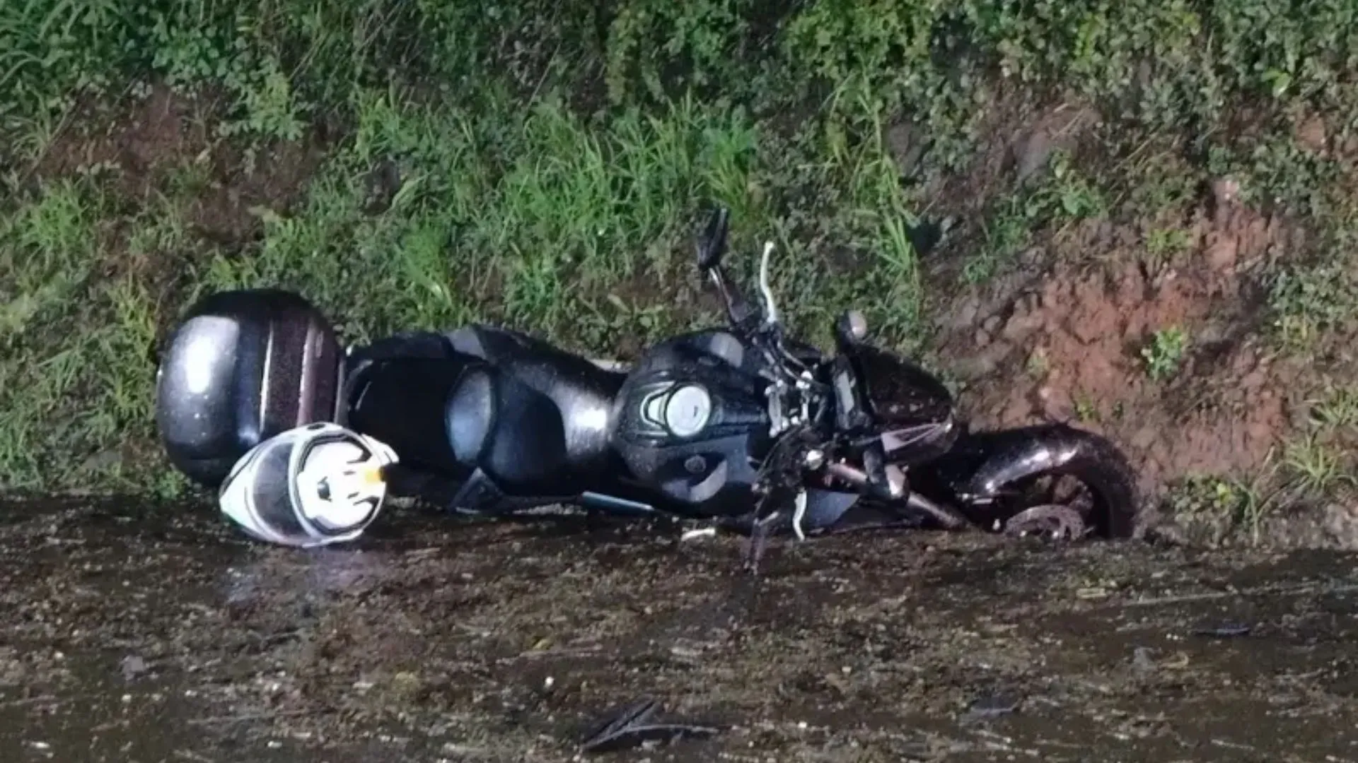 Motociclista tem perna amputada após colisão em Joaçaba