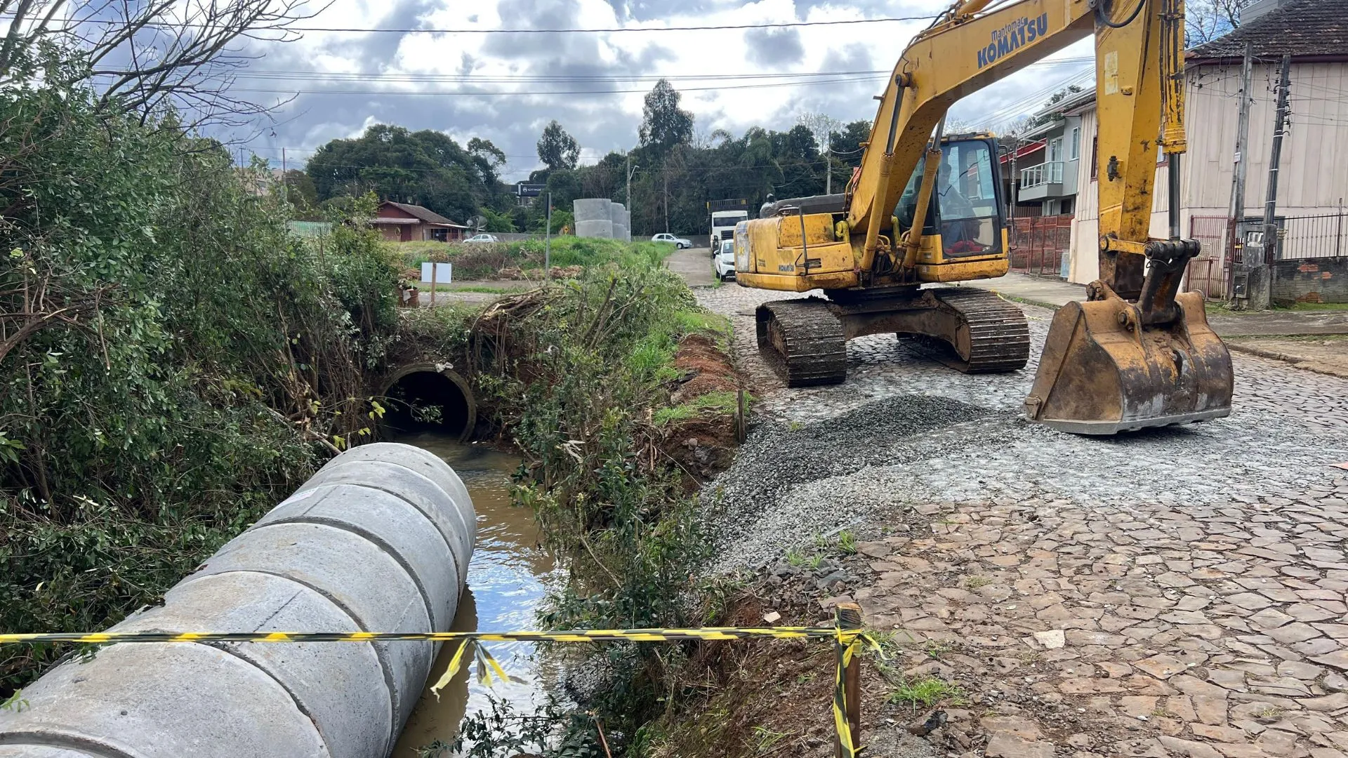 Prefeitura realiza obras de tubulação em Caçador