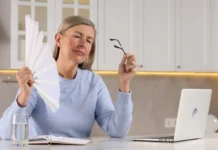 Ondas de calor, insônia e confusão: os desafios da perimenopausa