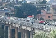 Policial salva homem prestes a pular de ponte em Joaçaba