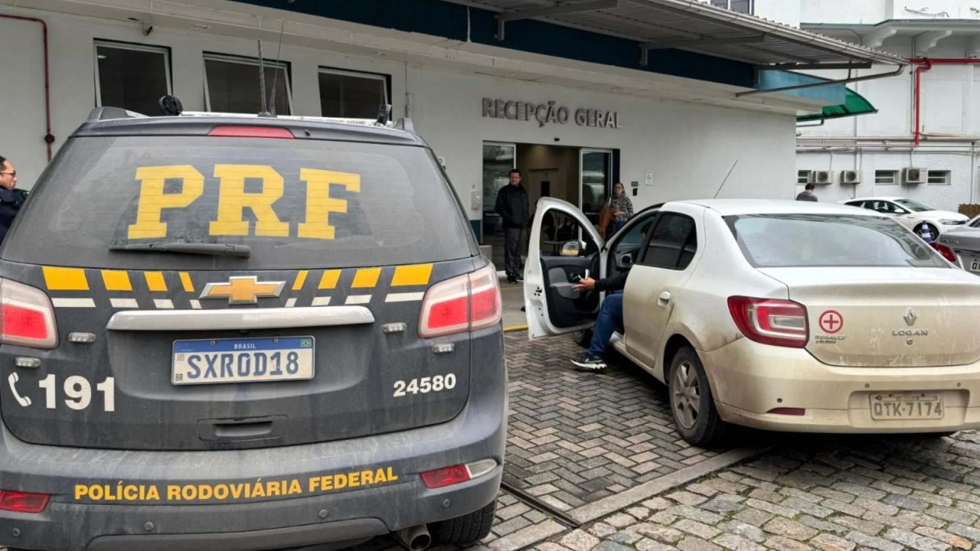 Paciente de Caçador é escoltada pela PRF para transplante em Blumenau
