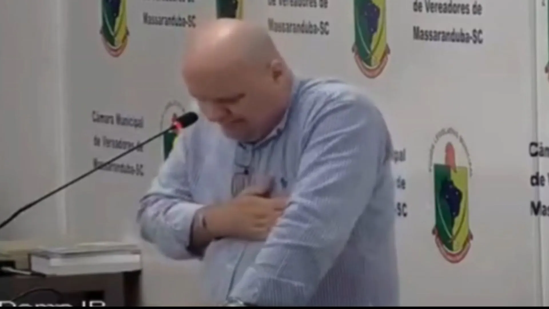 Vereador tem mal súbito durante discurso na Câmara em SC