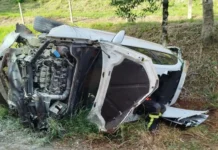 Motorista fica ferido após capotamento de carro em Caçador