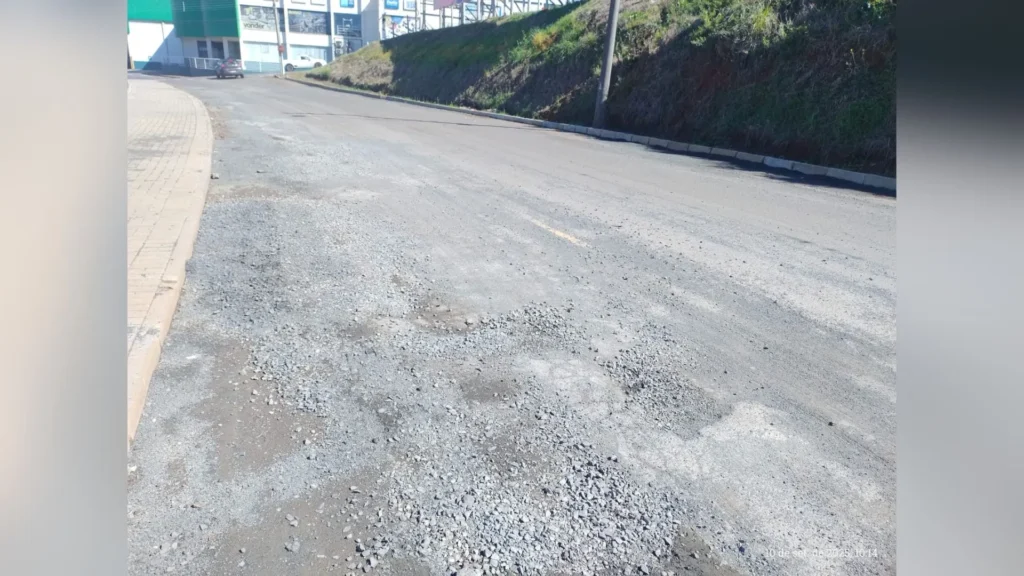 Infraestrutura realiza manutenção em ruas de Caçador