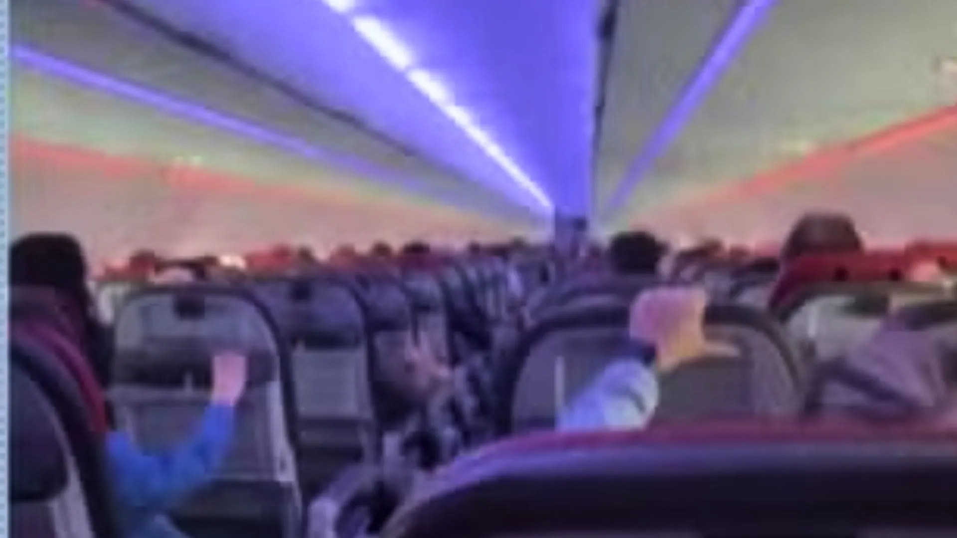 Avião da Latam enfrenta forte turbulência e colisão com granizo no céu catarinense