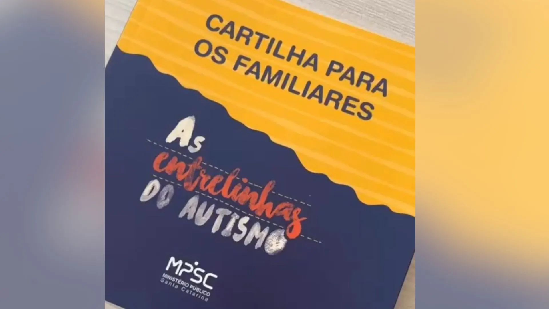 Cartilha “As Entrelinhas do Autismo” do MPSC chega às escolas de Videira
