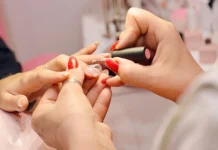 Técnica de unha em gel entra na mira da Anvisa após proibição na Europa