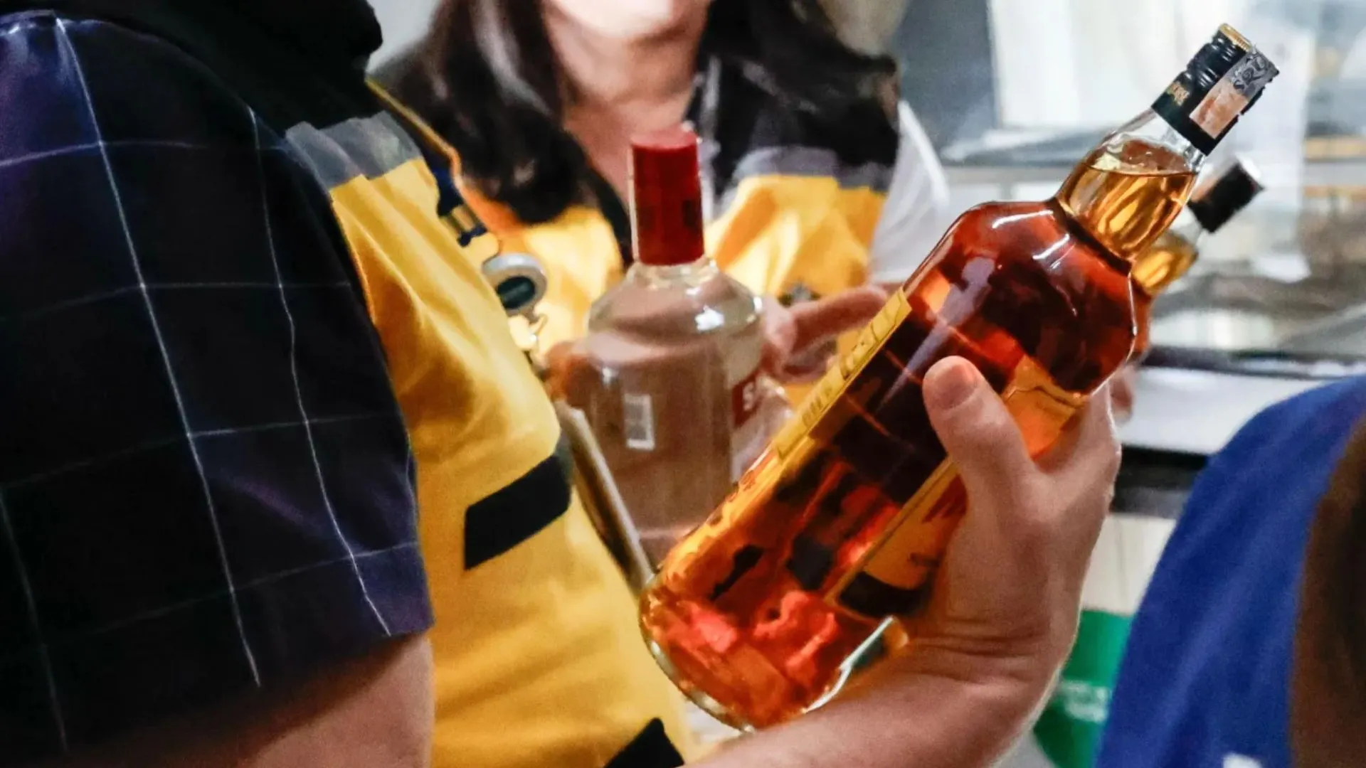 Polícia Federal investiga conexão do PCC com bebidas contaminadas por metanol