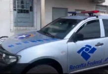Criminosos erram plotagem e acabam presos com droga em veículo falso da Receita Federal