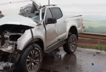 Grave acidente entre caminhonete e caminhão deixa uma vítima fatal em SC