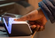 Milhares de catarinenses ainda não fizeram a biometria eleitoral: veja os riscos