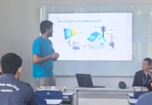 Bombeiros do Meio-Oeste recebem treinamento da Celesc sobre riscos elétricos