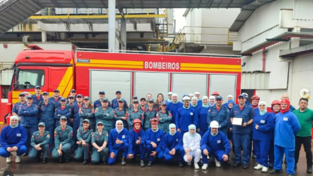 Treinamento técnico na BRF de Videira capacita bombeiros para situações de risco químico