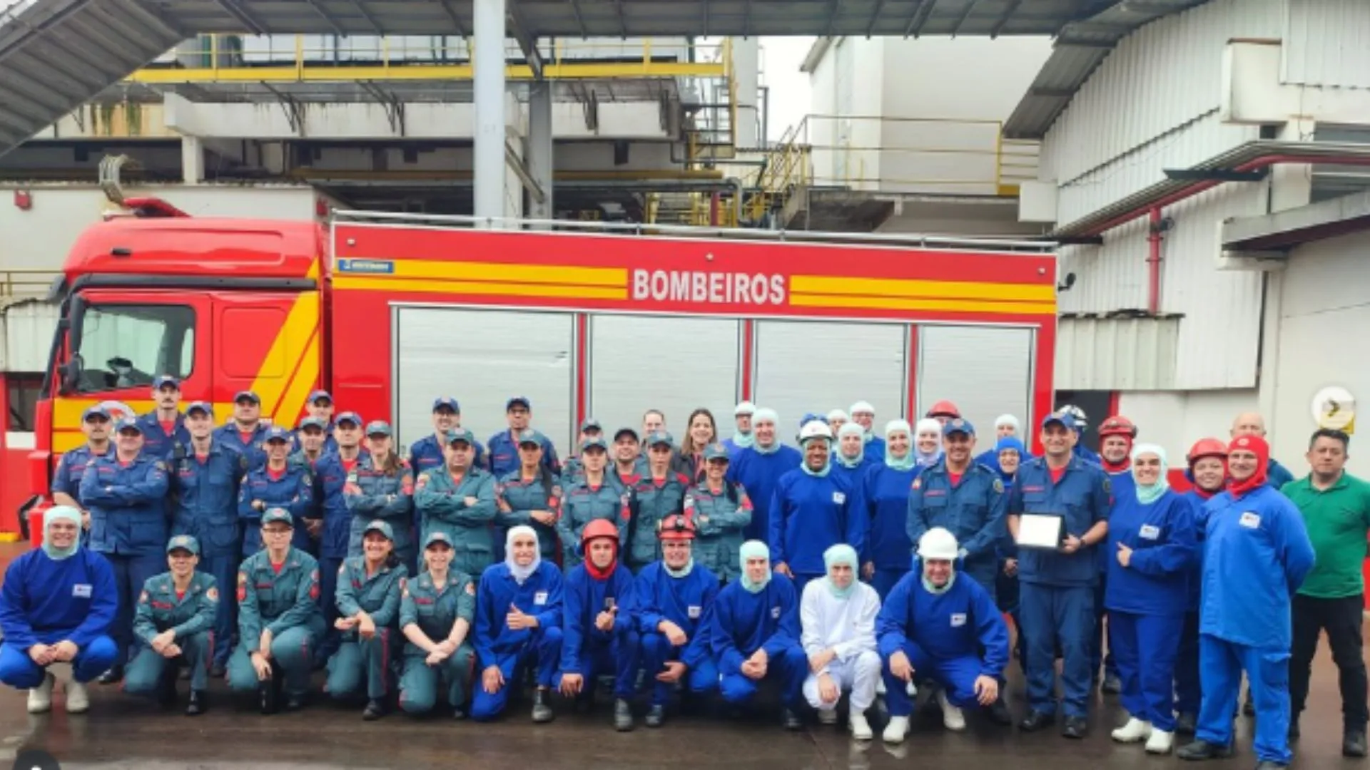 Treinamento técnico na BRF de Videira capacita bombeiros para situações de risco químico