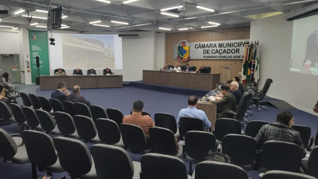 Vereadores cobram providências contra ataques de cães nas ruas
