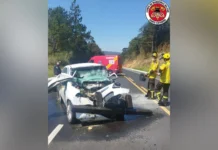 Colisão entre carro e caminhão causa princípio de incêndio