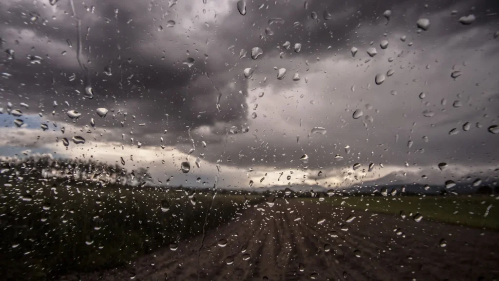 Santa Catarina sob risco de temporais com ventos de até 60 km/h e granizo