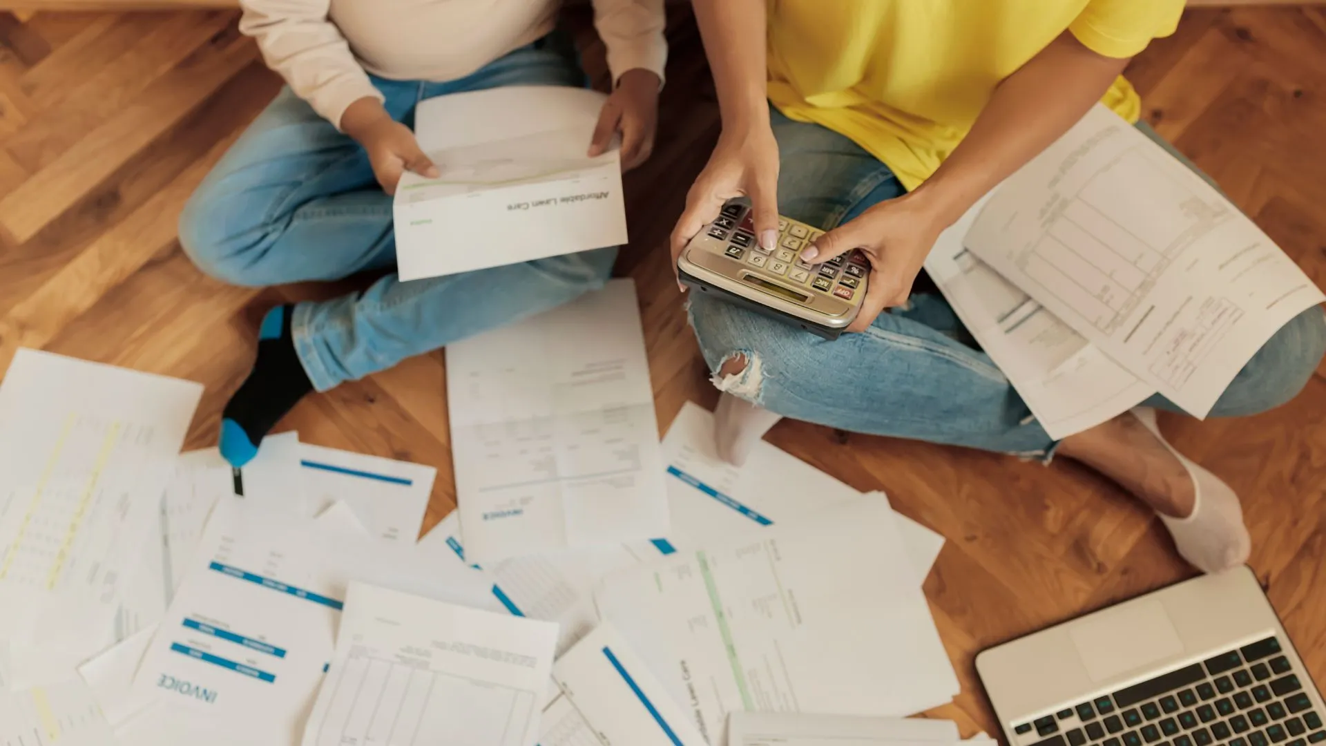 Mais de 30% das famílias catarinenses estão com contas em atraso