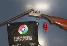 PM recolhe arma e prende homem por violência doméstica