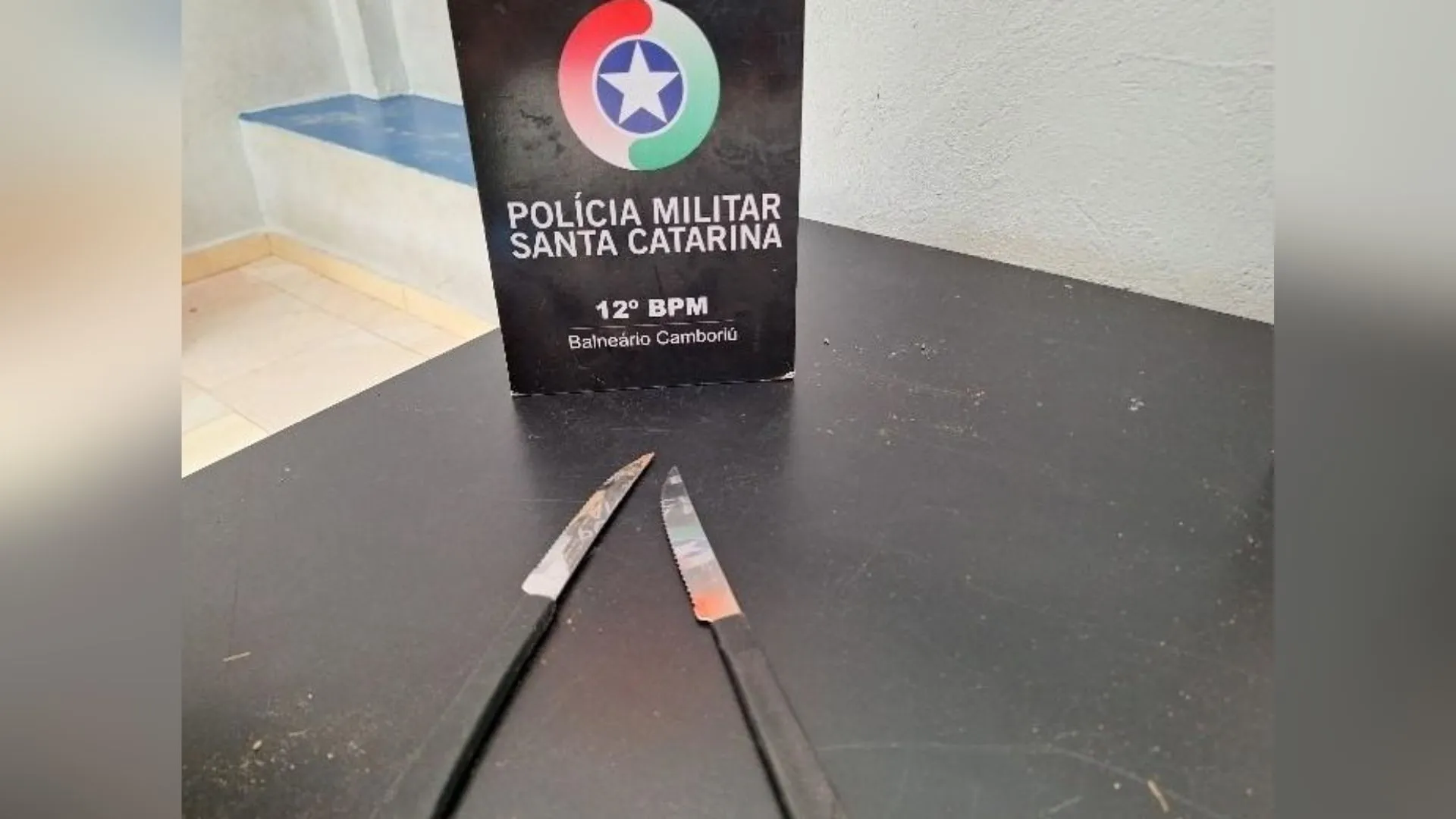 Homem é esfaqueado no pescoço ao tentar apartar briga de casal em SC