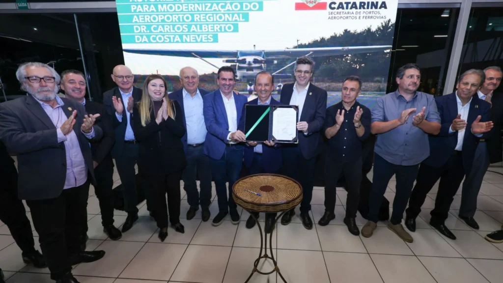 Governador de SC anuncia pavimentação da rodovia Caçador-Canoinhas e investimentos no aeroporto