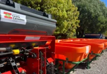 Em Campos Novos, governador entrega 131 máquinas agrícolas para 37 municípios