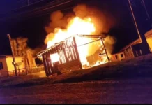 Casa é consumida por incêndio em Timbó Grande