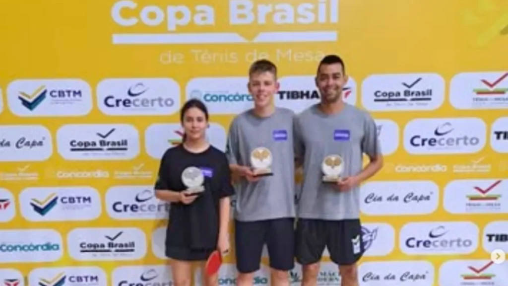 Videira conquista ouro, prata e bronze na Copa Brasil de Tênis de Mesa