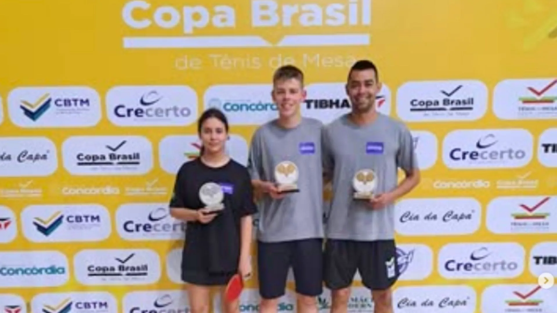 Videira conquista ouro, prata e bronze na Copa Brasil de Tênis de Mesa