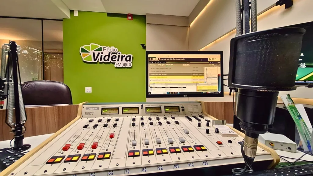 Venha celebrar os 76 anos da Rádio Videira com música, cuca e arte
