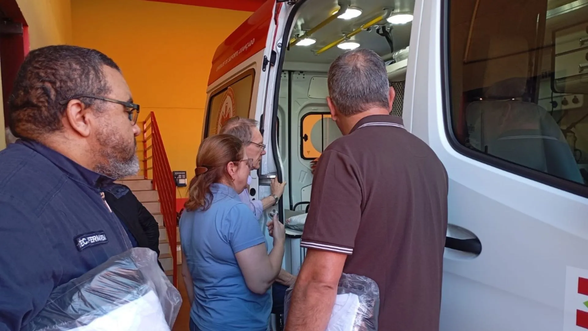 Videira entrega novos uniformes aos profissionais do SAMU