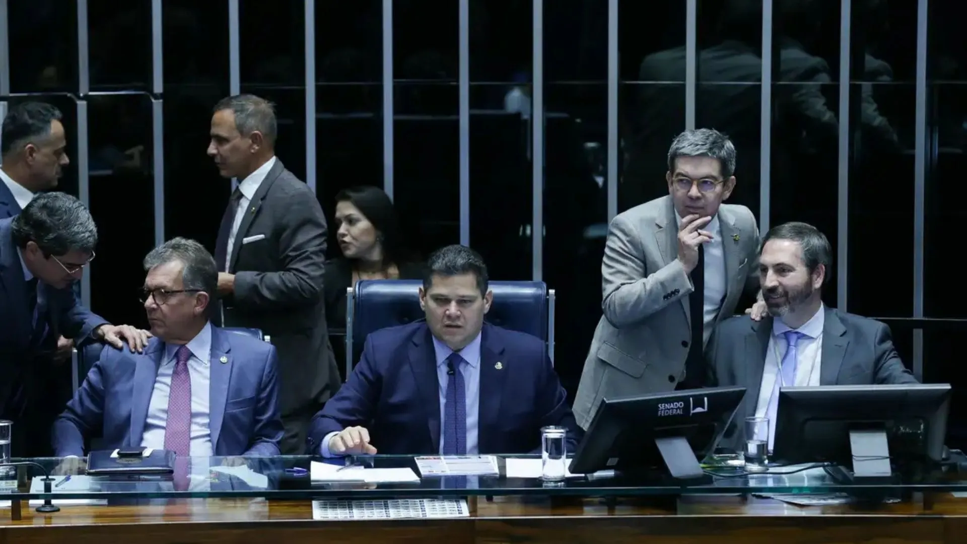Senado aprova isenção de IR para renda de até R$ 5 mil