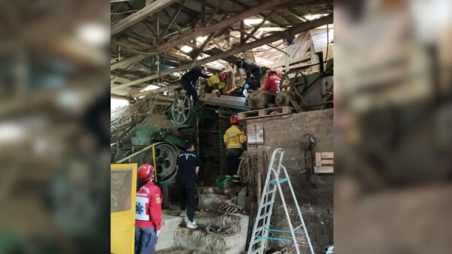 Trabalhador fica gravemente ferido ao cair em máquina trituradora